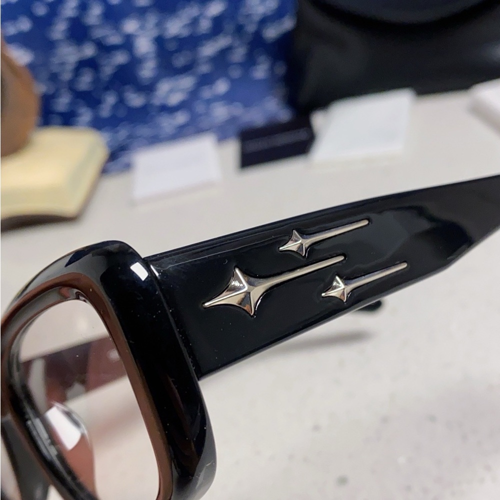 Gentle Monster Black Rectangular Glasses - image 8